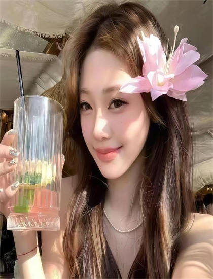 《情不自禁》年龄分级指南：适龄观众与内容警示，未删减版