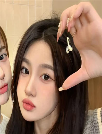 【深度分析】《简单西蒙》的表演艺术与角色塑造 从艺术角度分析的专业分析